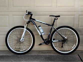 NOVARA PONDEROSA 29ER MOUNTAIN BIKE AND FEEDBACK SERVICE STAND