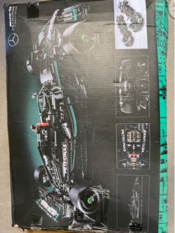 Mercedes F1 LEGO set