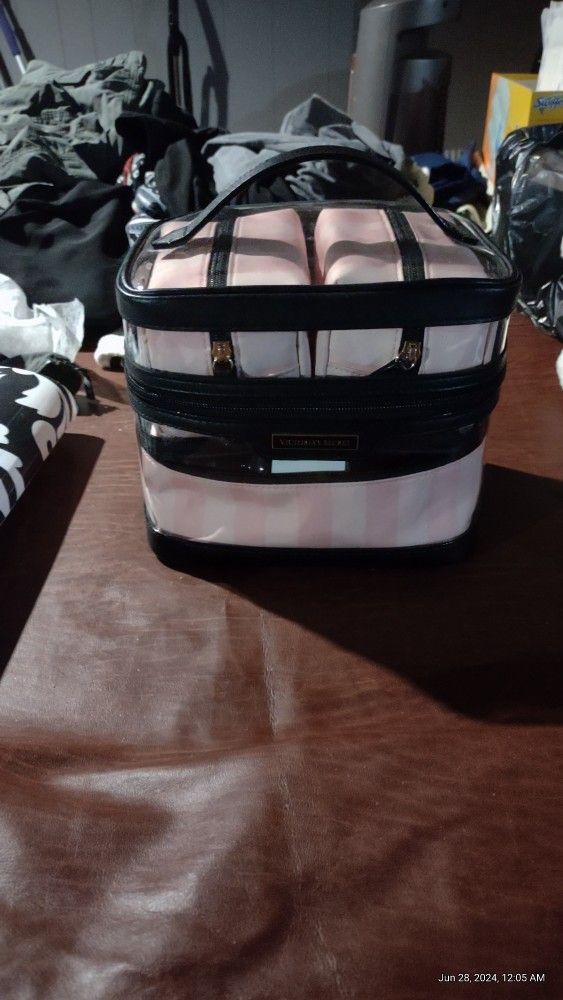 Victoria's Secret PINK 4 Piece Makeup Bag