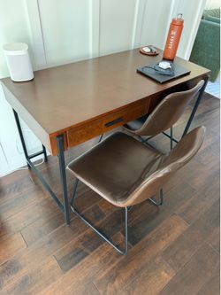 Office Desk With Chairs