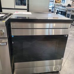 Samsung
Bespoke 30 in. 6.3 cu. ft. 4-Burner Element Slide-In Induction Range For $2080