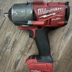 Milwaukee M18 Fuel 1/2” Impact Wrench 
