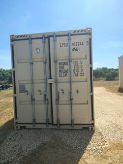 WIND & WATERTIGHT 20’ & 40’ SHIPPING CONTAINERS!