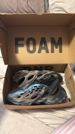 Yeezy Foam Runner Size 6 men’s
