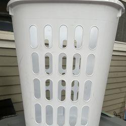 Sterilite laundry Hamper—L@@k