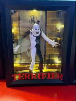 Horror shadow box
