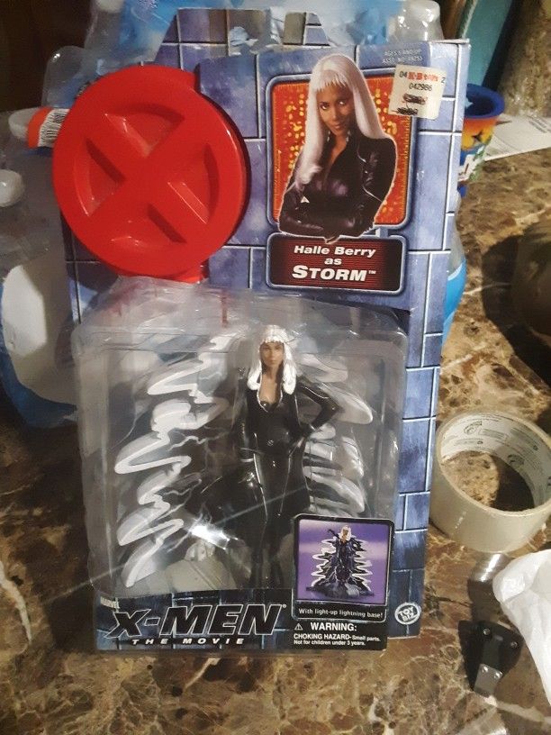 Halle Berry As Storm Original X-Men Action Figure