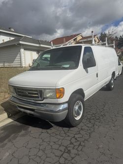 2005 Ford E-350