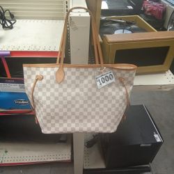 LOIUS VUITTON PURSE