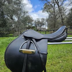 County English Saddle, 16.5"