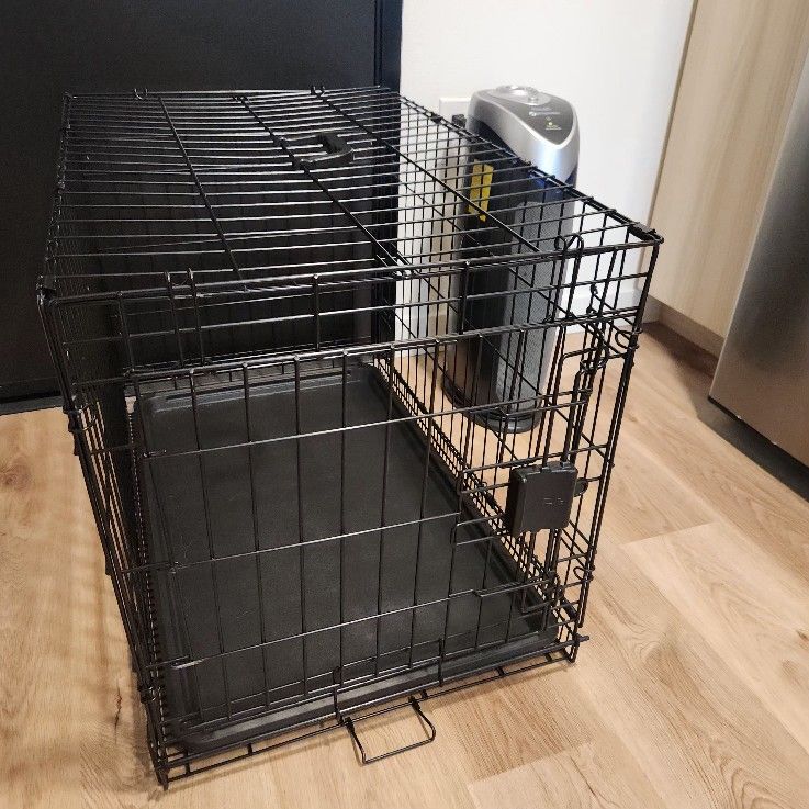 Medium Sized Pet Crate