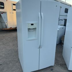 GE REFRIGERATOR 