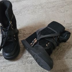 Black Heel  Boots/Tennies