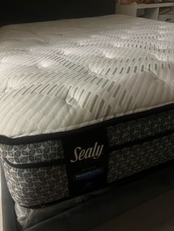 Sealy queen mattress