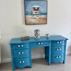 SOLID WOOD   DRESSER-VANITY, DESK -GAVETERO DE MADERA SOLIDA/ESCRITORIO 