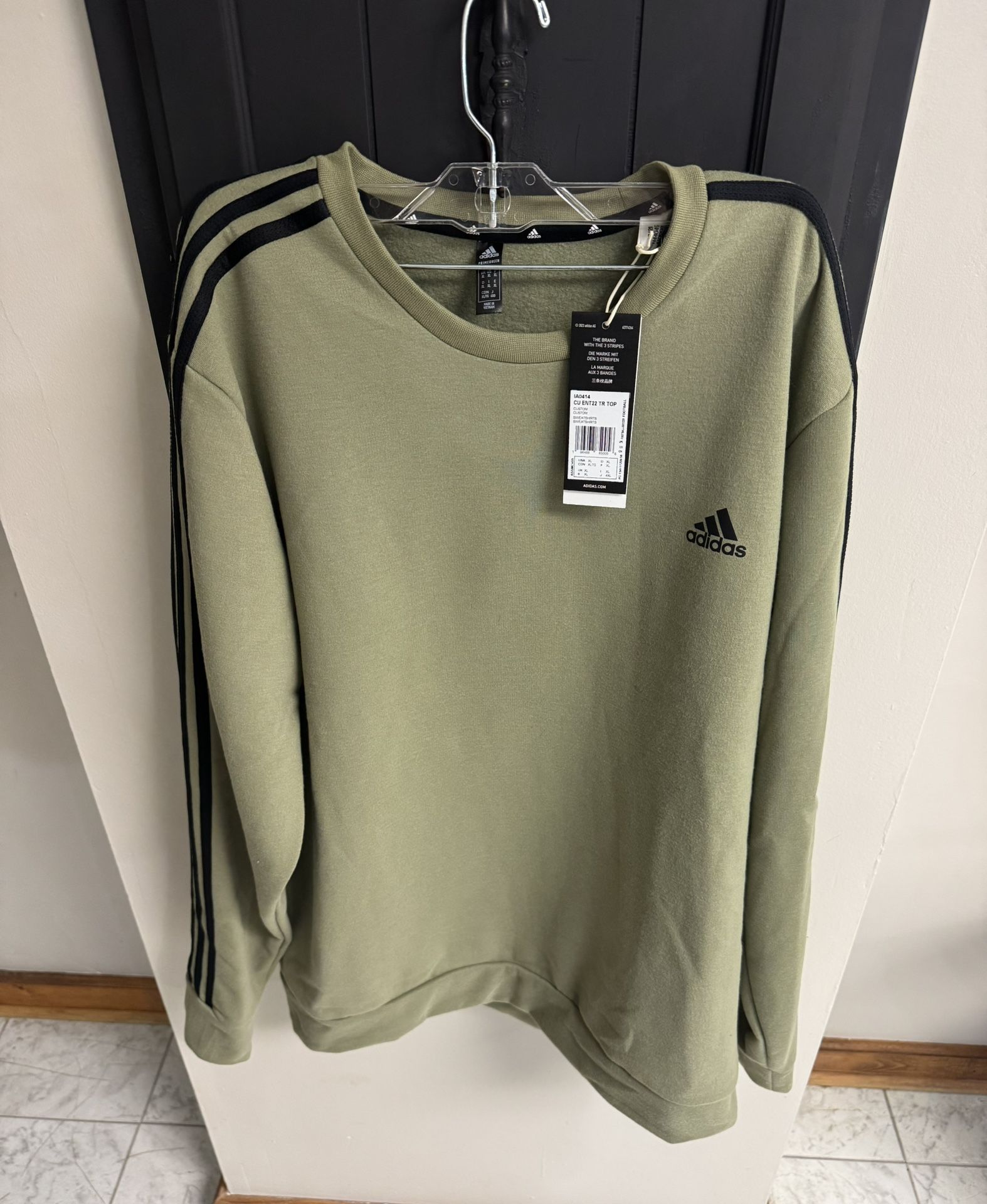 Adidas Sweatshirt NWT