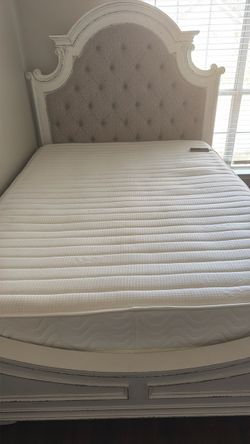 Queen size bed with White Ornate Bed Frame with Upholstered Headboard