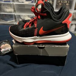 Sz 8.5 Nike LeBron $40 FIRM NO TRADES
