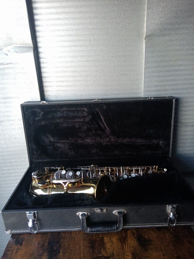 Jupiter Saxophone JAS - 669-667 ( No Mouthpiece)