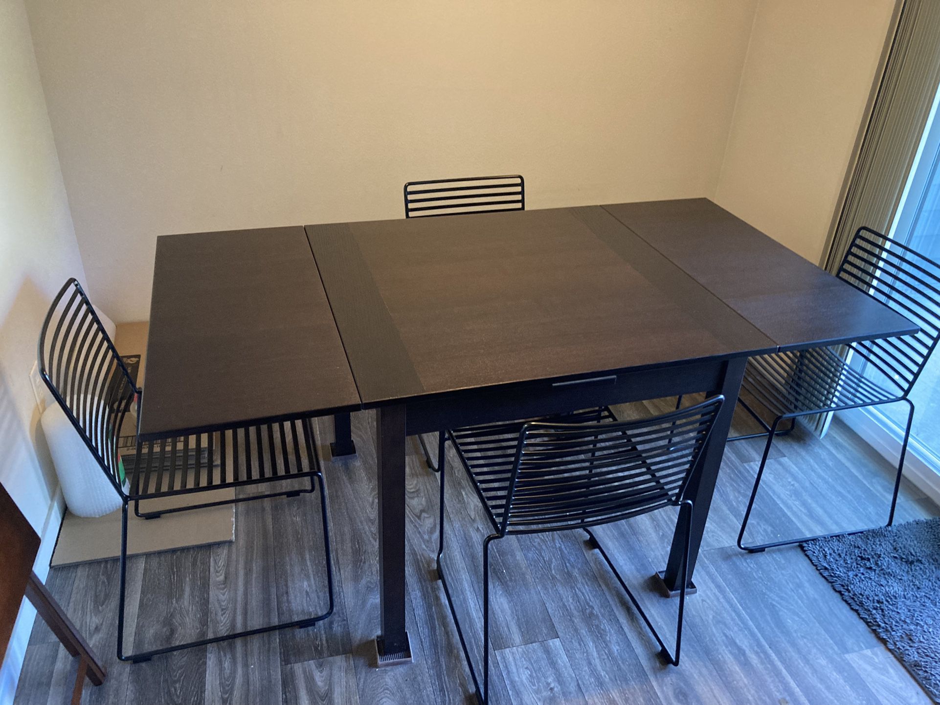 Dania Dining Room Table With Or Without Chairs