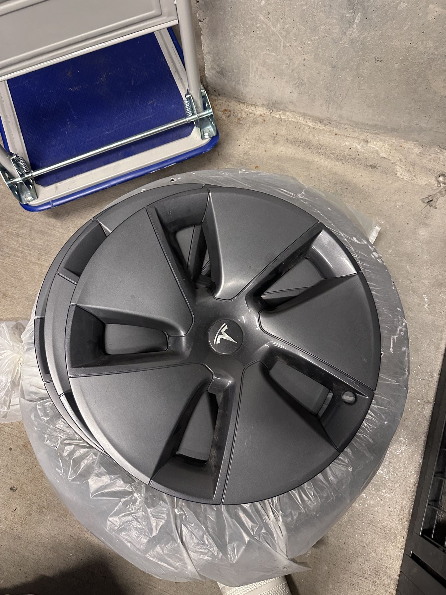 TESLA RIM COVERS