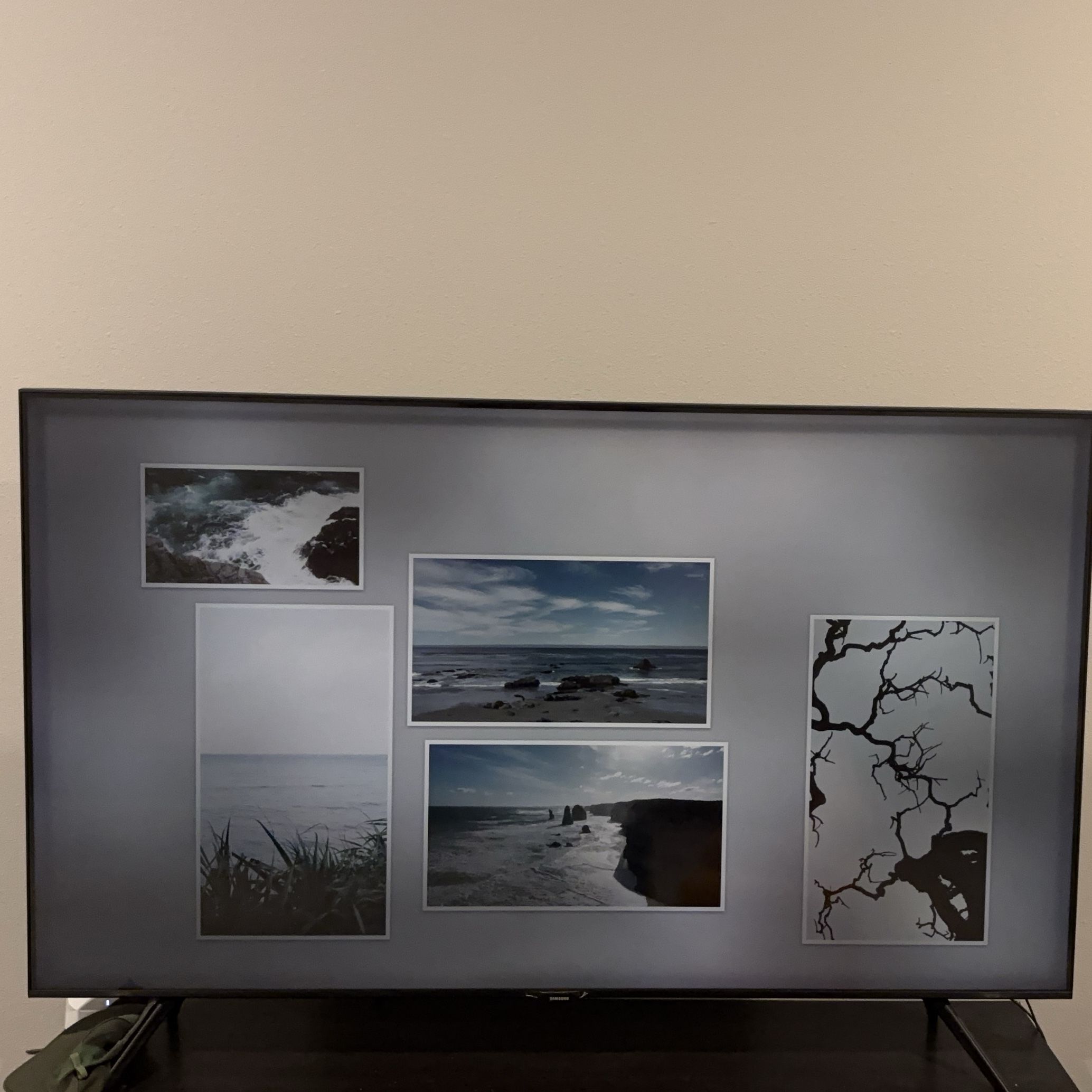Samsung 55-inch Class Crystal 4K UHD AU8000 Series Smart TV