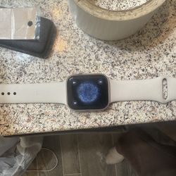 Apple Watch SE (2nd Gen) [GPS + Cellular 44mm]