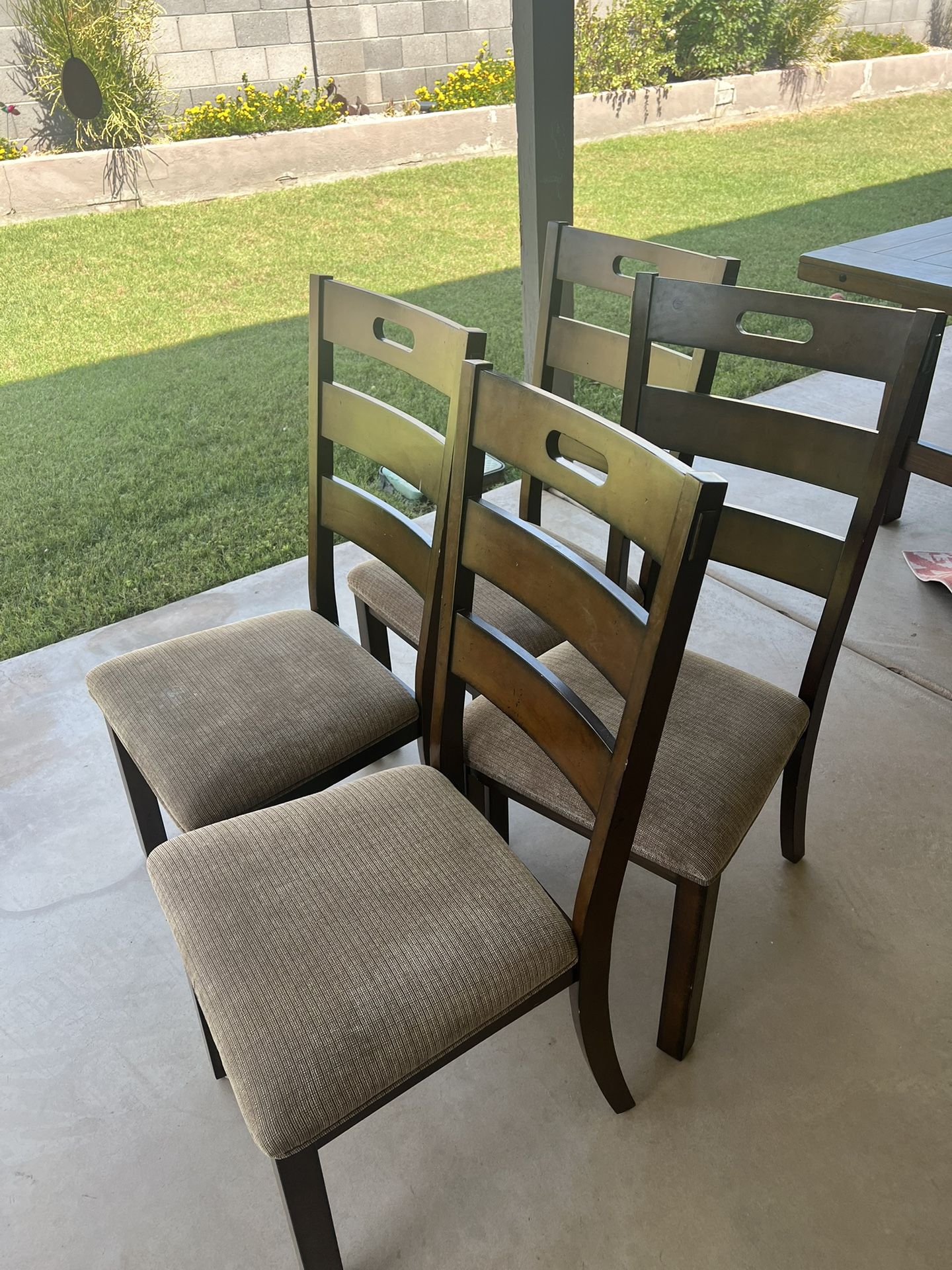 Set of 4 Wooden Dining Chairs – Great Condition!