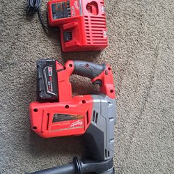 Milwaukee Rotary Hammer 