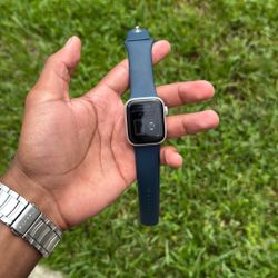 Apple Watch Series 9 (41mm)  Unlocked