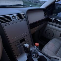 2004 Lincoln Navigator