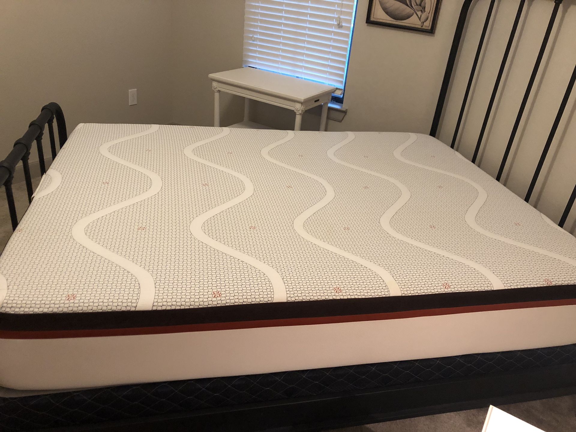 Simmons Comfortpedic Loft “Glen Oaks” ultra plush queen mattress and box spring