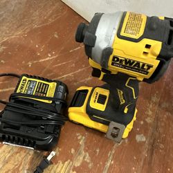Dewalt  Dril De Inpacto Nuevo 