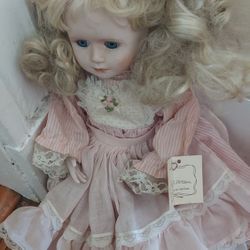 1980 Cindy Mcclure Porcelain Doll