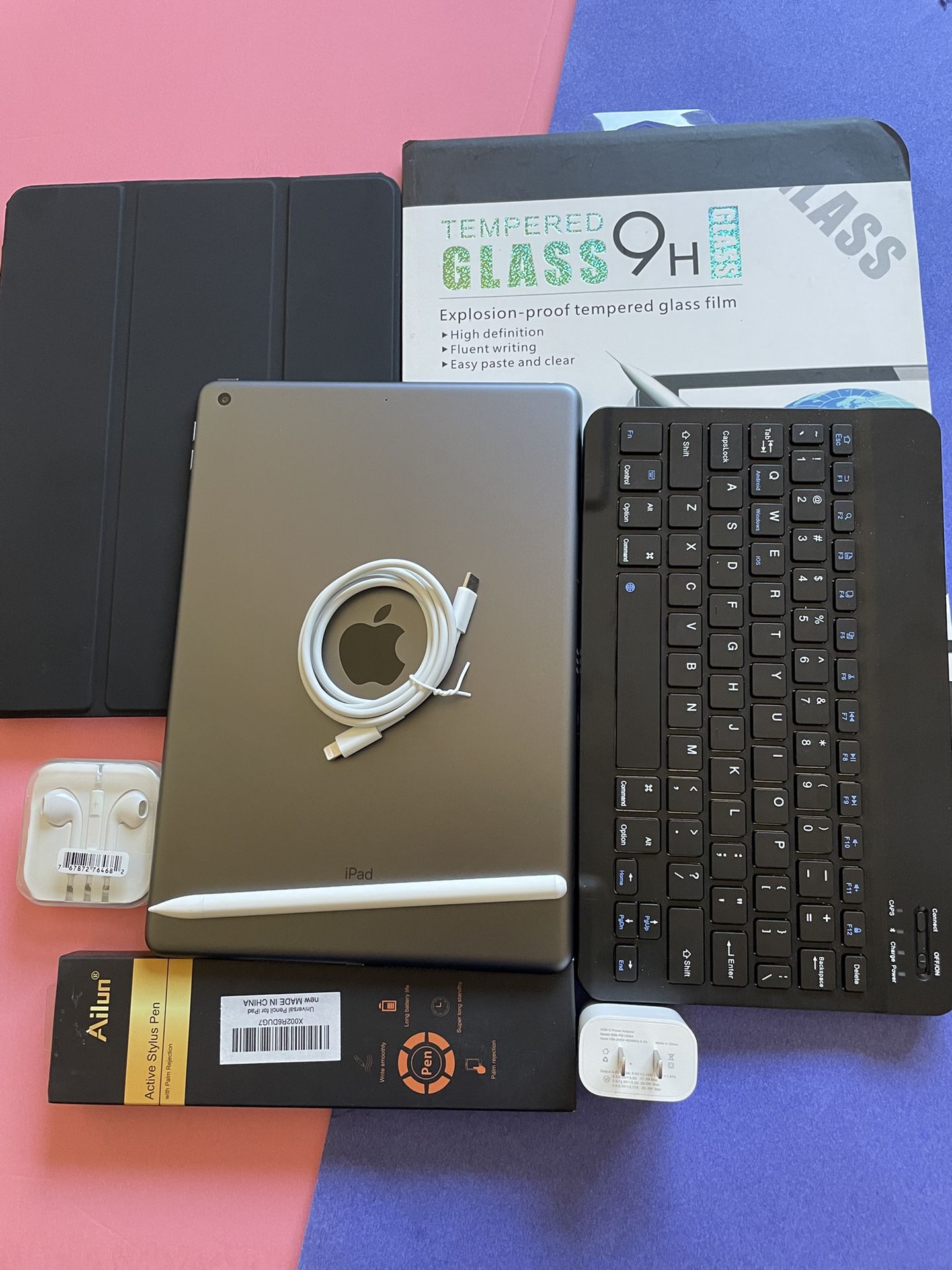 Apple IPad 8th Generation (10.2” Retina /Latest 18/ 2020 model) 32GB with stylus pen, keyboard & Accessories