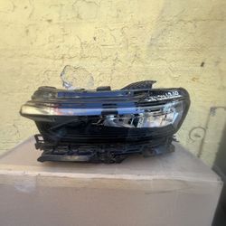 2021-2024 Jeep Grand Cherokee Driver Headlight