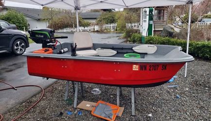 8 Ft Livingston Boat 5 HP Propane Motor