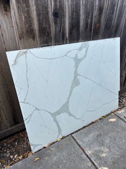 White Quartz Countertop Remnants – Multiple Pieces