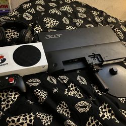 Xbox  Series S Gaming Setup