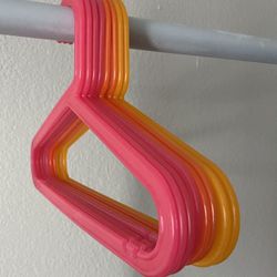 Children’s coat-hanger, three colors 8 pack