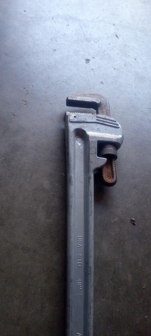 USA STD 48" ALLOY PIPE WRENCH
