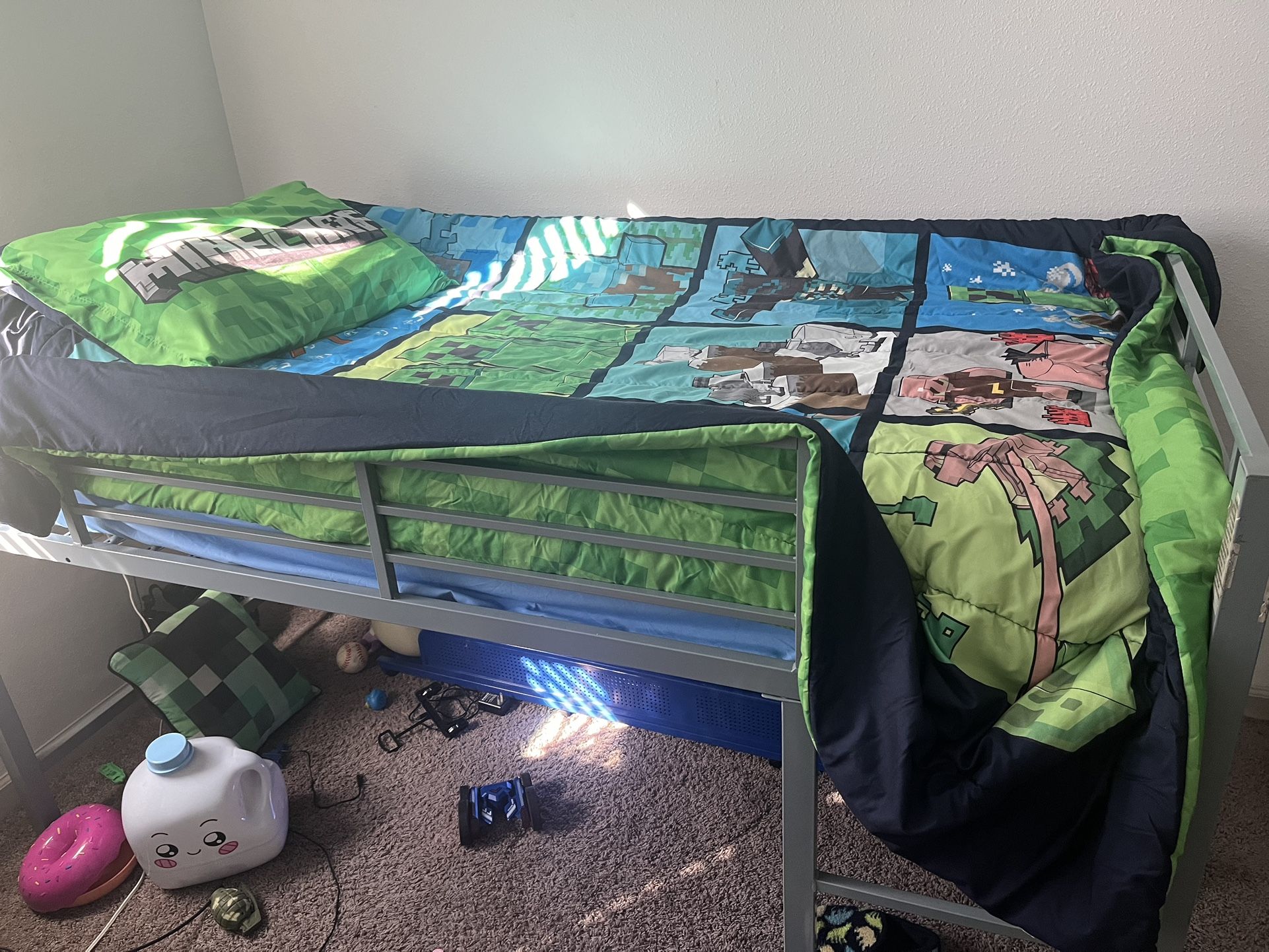 Kids bed Frame