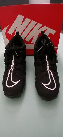 Soccer shoes