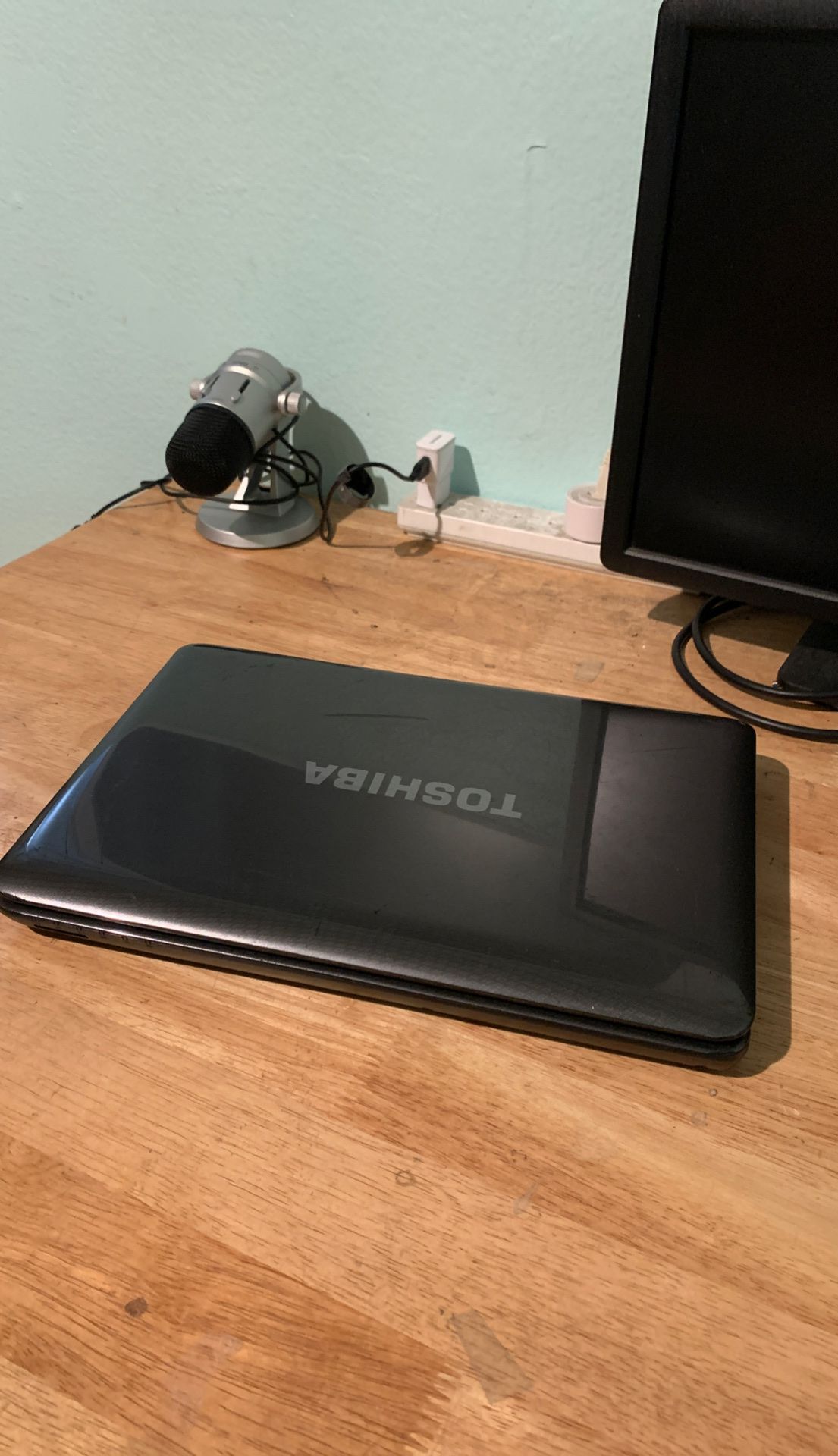 Toshiba laptop 14” new windows 10