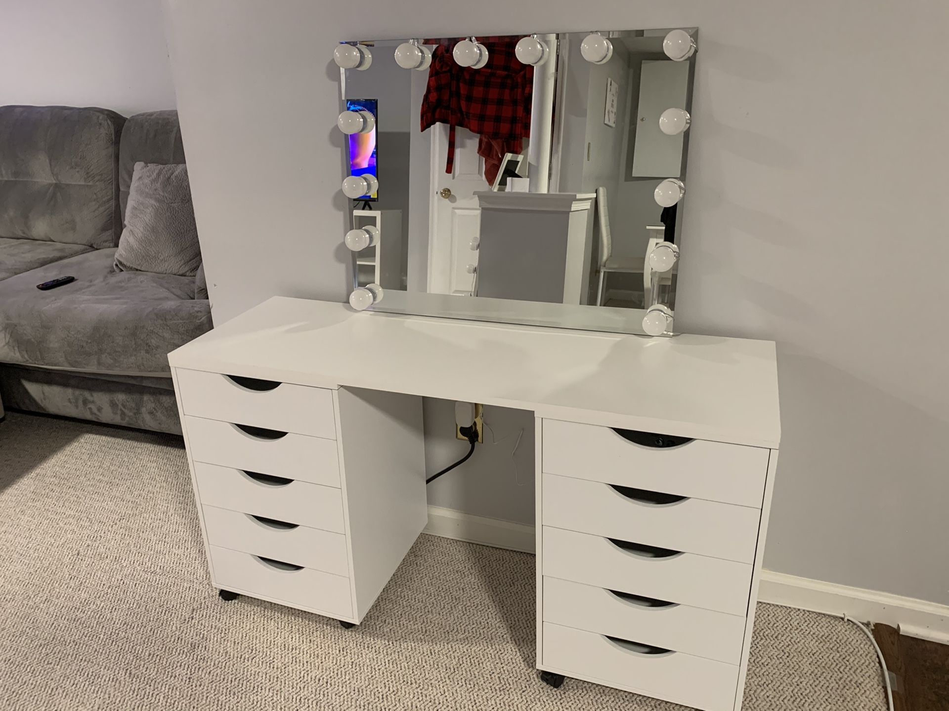 Vanity With Led Lights