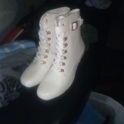 Woman Boots Size 8