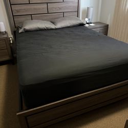 QUEEN BED SET 
