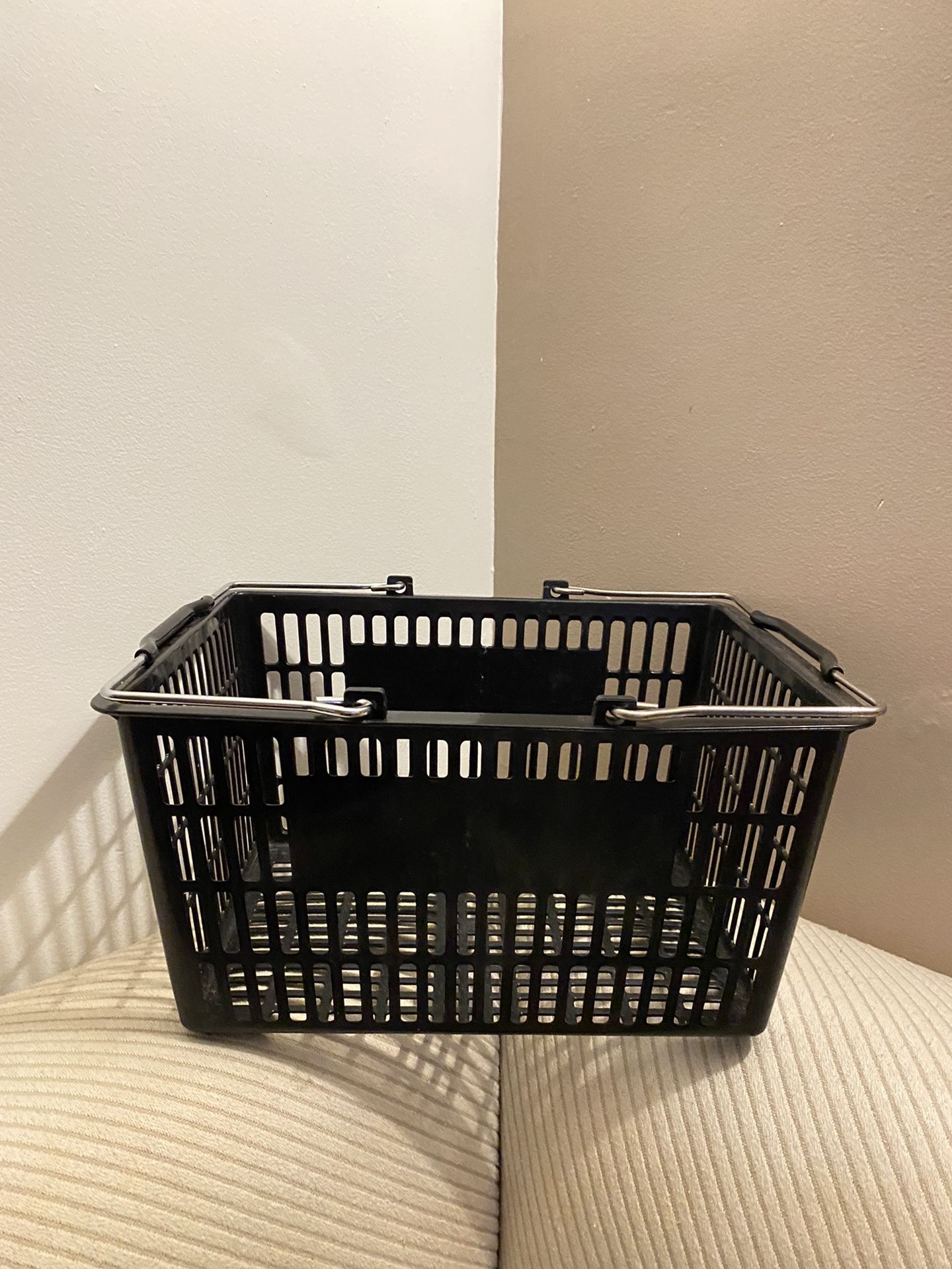 Hand Basket / Hand carriage