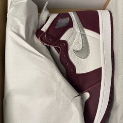 Air Jordan 1 Bordeaux Size 8