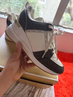 Size8.5